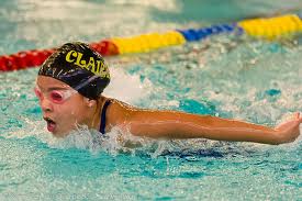 Claire Verkijk zwemt NR 11 jarigen op de 50 meter vlinderslag
