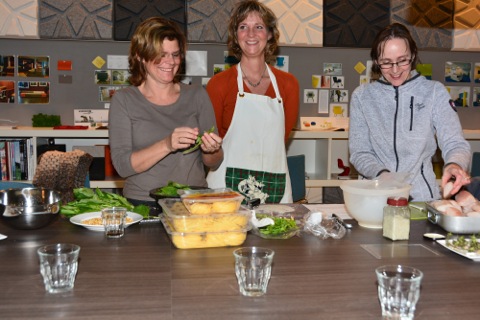 Trainers koken samen hun eigen diner